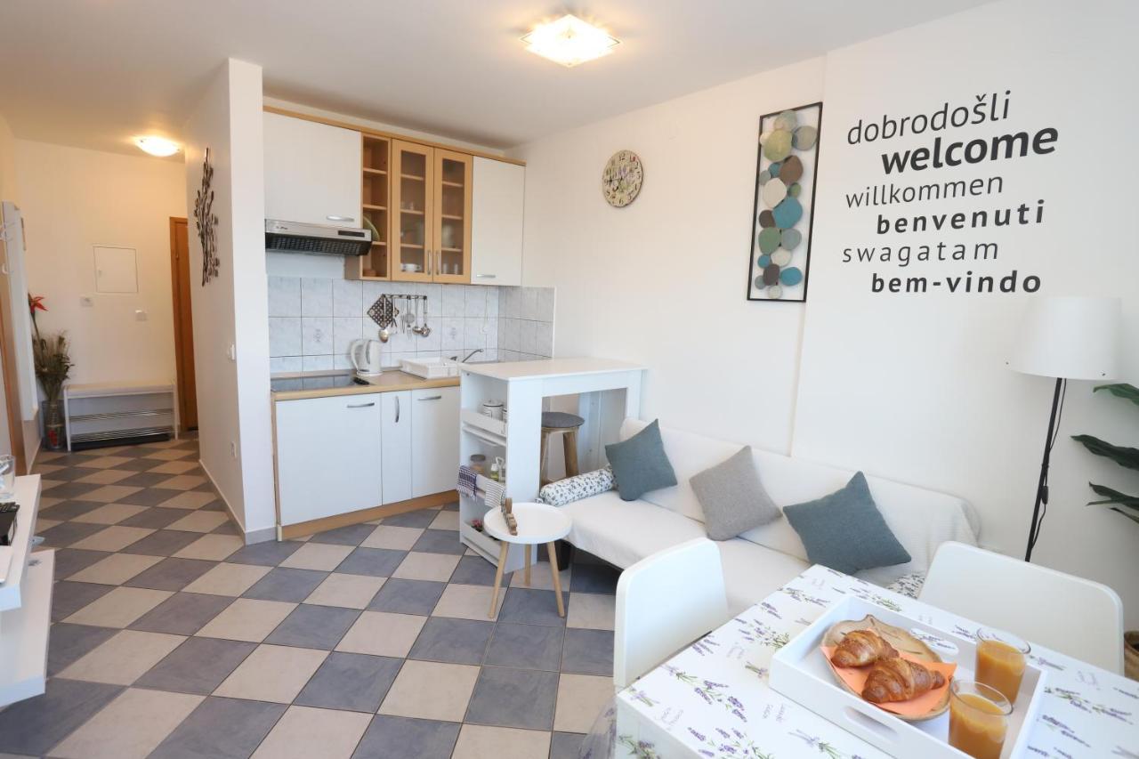 Apartment Relaxing Sea View, Okrug Gornji Exterior foto